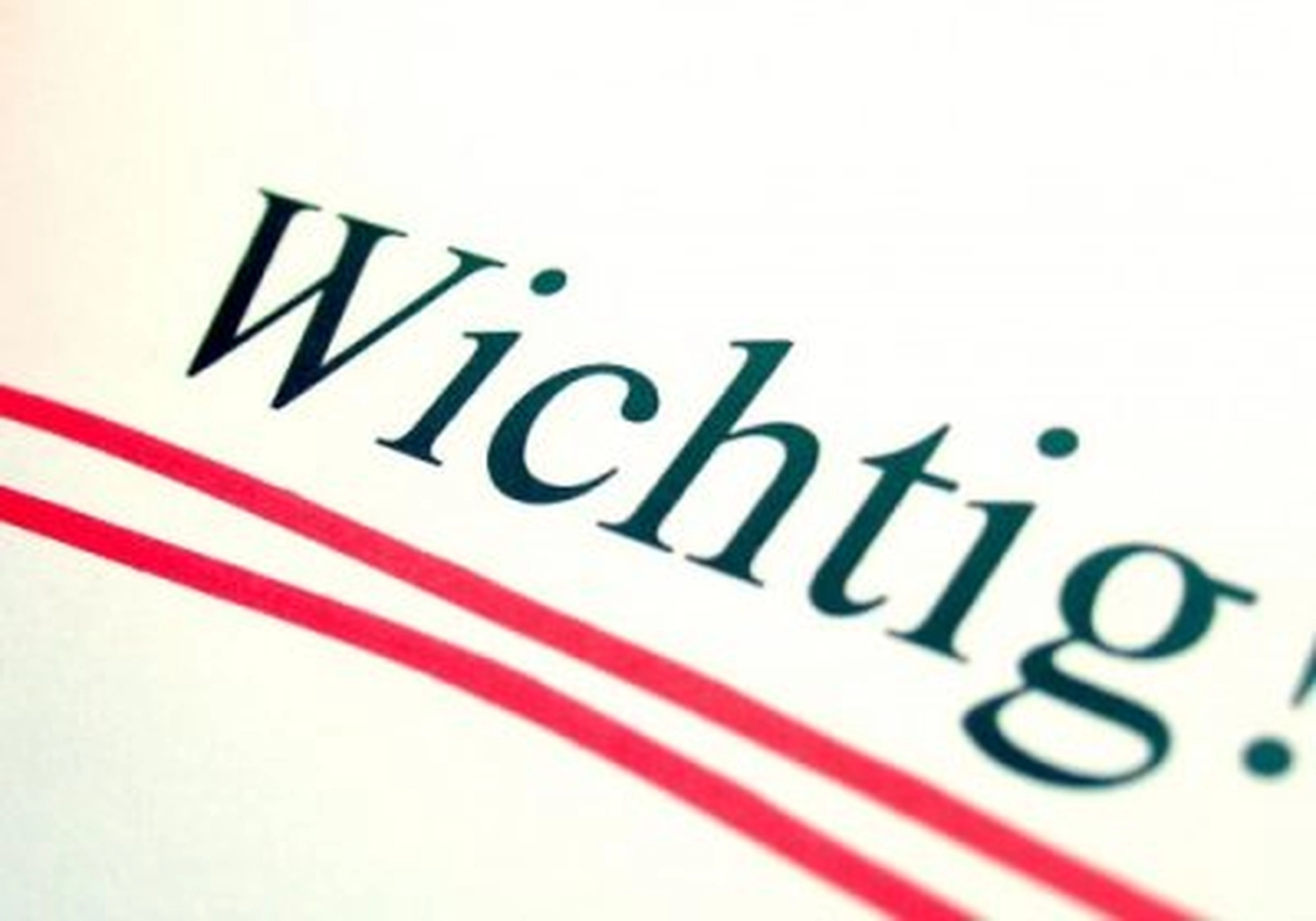 Tierschutzorganisation Arche 90 e.V. - Das deutsche Wort ‚Wichtig!‘ in schwarzer Kursivschrift, zwei rot unterstrichen auf weißem Hintergrund.
